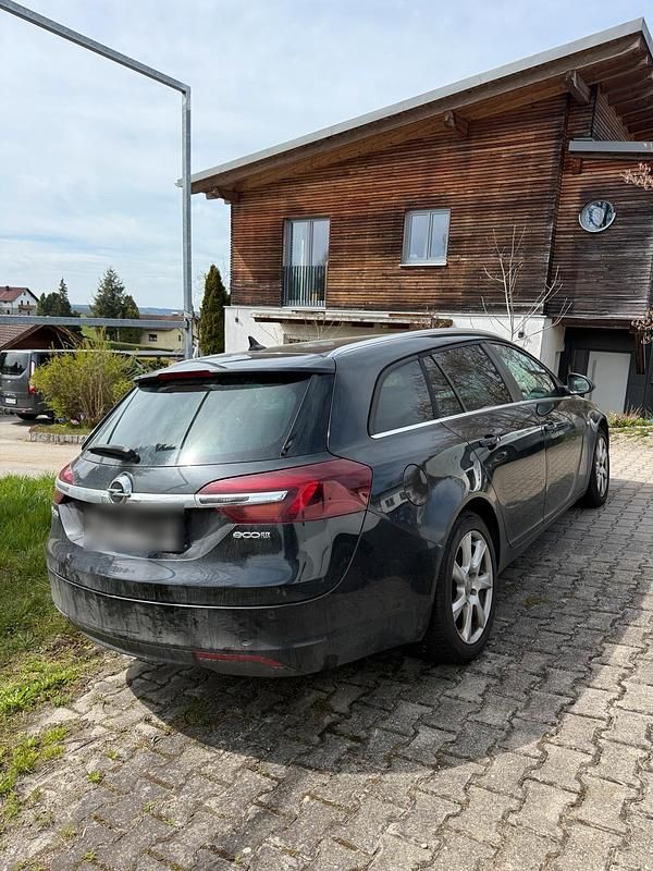 Gebraucht Opel Insignia 163 PS (119 kW) 2014 Schwarz Kombi