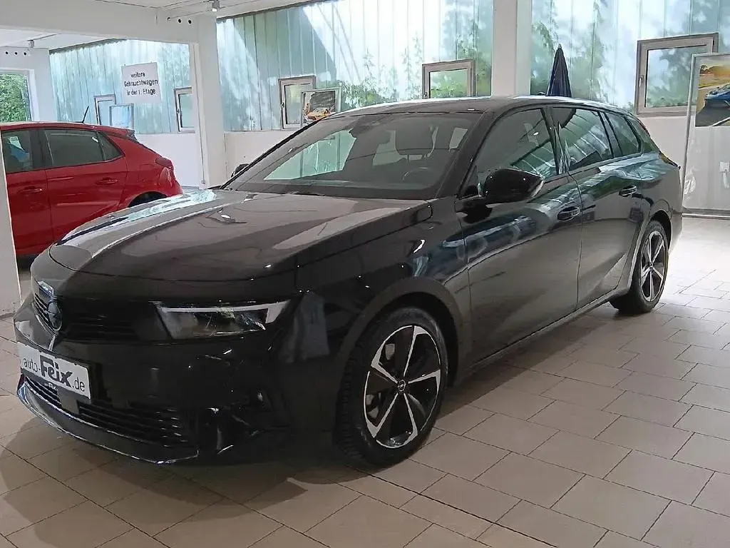 Gebraucht Opel Astra 131 PS (96 kW) 2024 Schwarz Kleinwagen