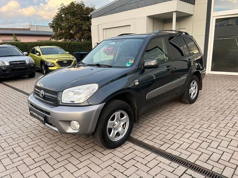 Grau Gebraucht 2005 Toyota RAV4 Basis SUV | 5.199 € (Etwas zu teuer) - Bild 1/4