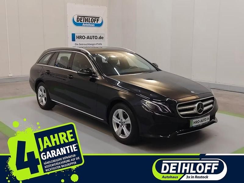 Schwarz Gebraucht 2018 Mercedes E200 Avantgarde Limousine | 26.990 € (Fairer Preis) - Bild 1/4