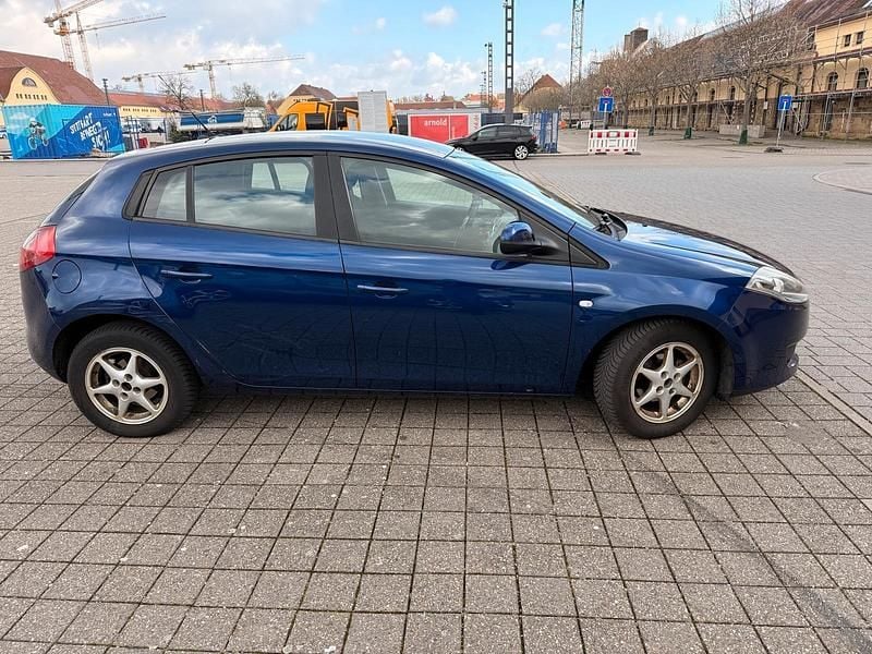 Gebraucht Fiat Bravo 90 PS (66 kW) 2010 Blau Kleinwagen