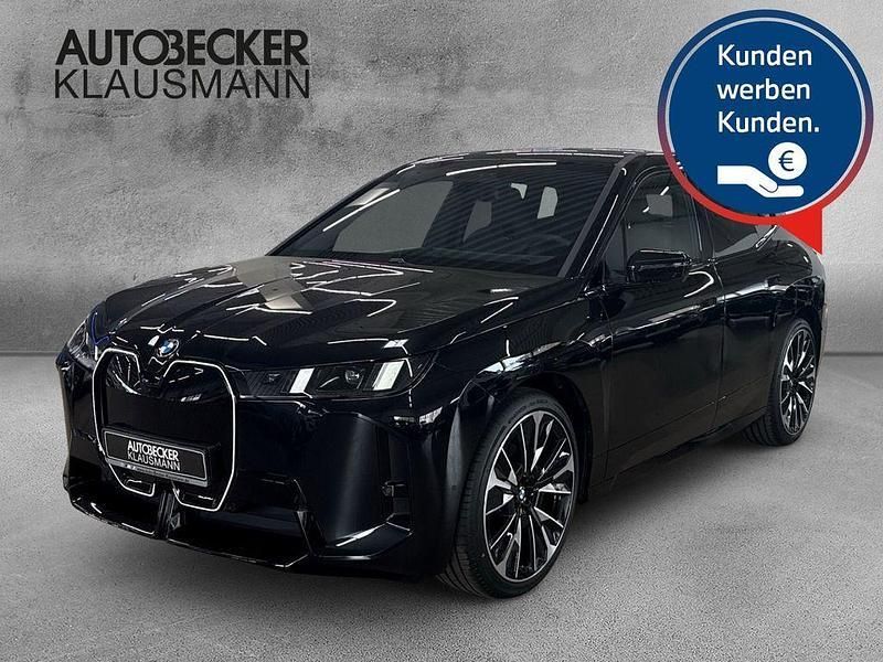 Schwarz Neu 2025 BMW iX M Sport SUV | 102.200 € (Fairer Preis) - Bild 1/4