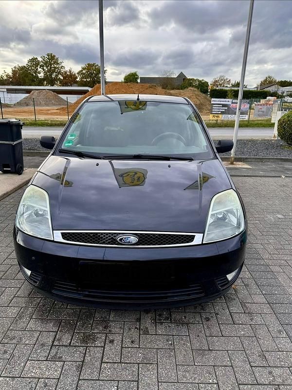 Schwarz Gebraucht 2004 Ford Fiesta Kleinwagen | 600 € (Superpreis) - Bild 1/4