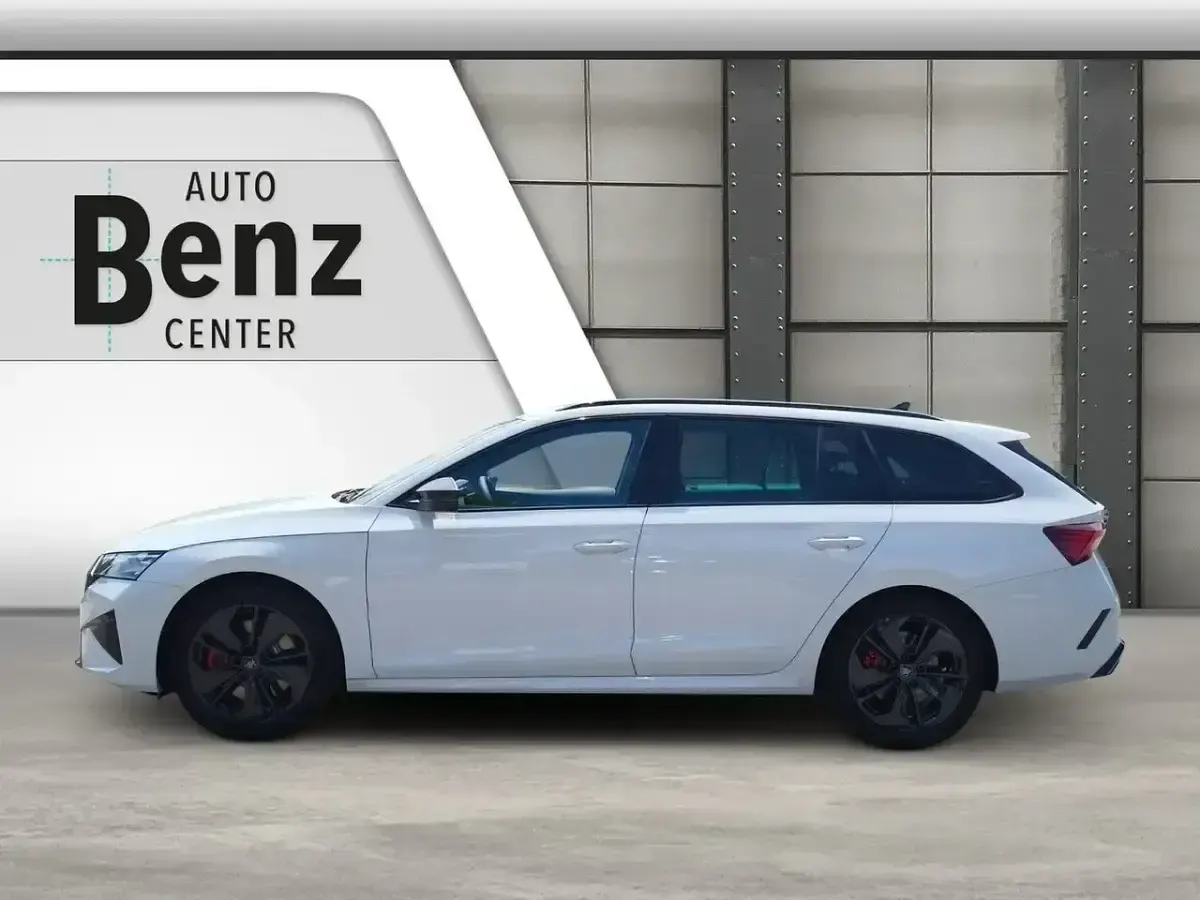 Neu Skoda Octavia RS 265 PS (194 kW) 2026 Weiß Kombi