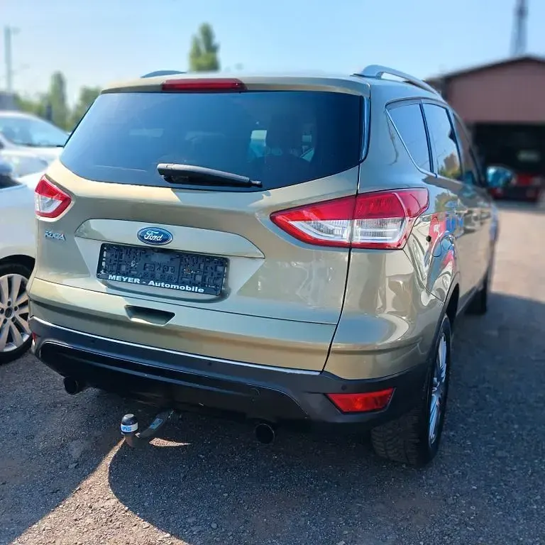 Gebraucht Ford Kuga Titanium 140 PS (102 kW) 2013 Grün SUV