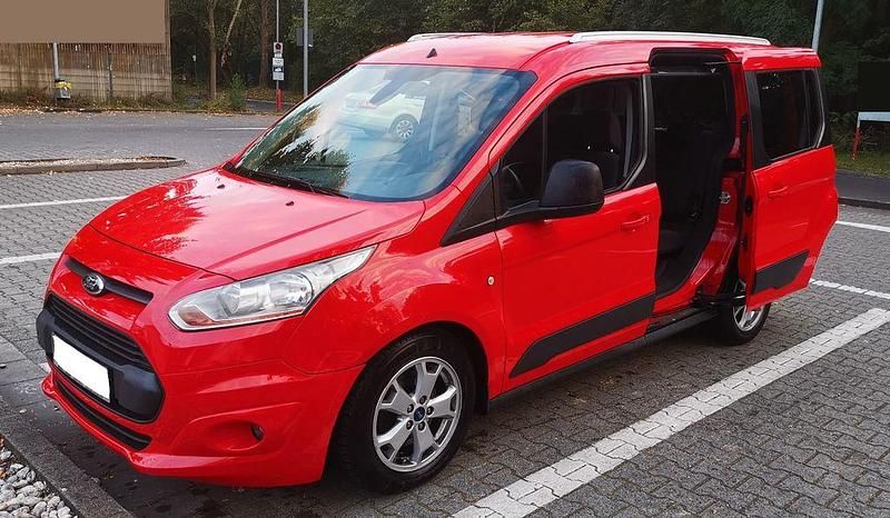 Rot Gebraucht 2015 Ford Tourneo Connect Van / Kleinbus | 7.499 € (Fairer Preis) - Bild 1/4