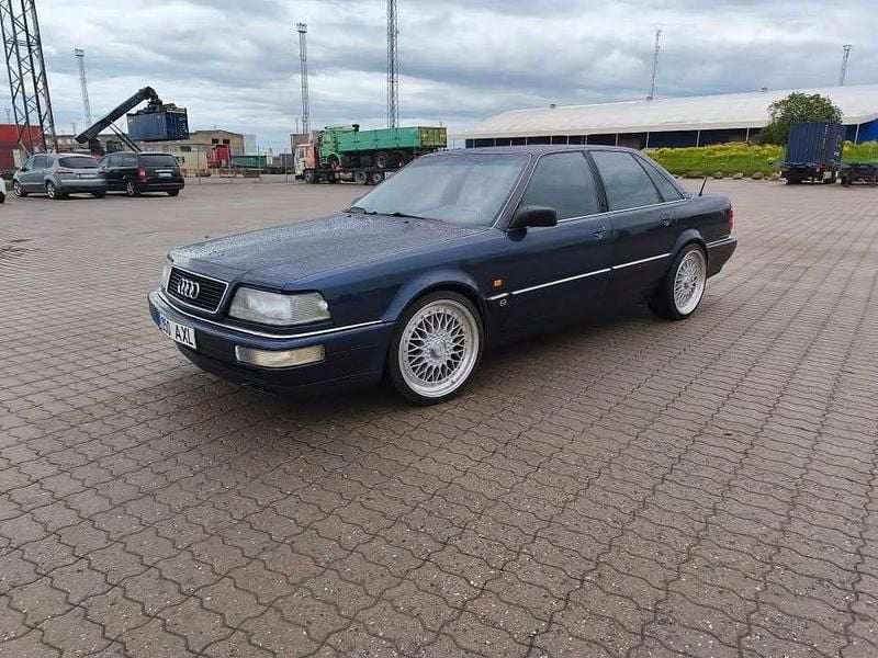 Blau Gebraucht 1993 Audi V8 Limousine | 8.900 € - Bild 1/4