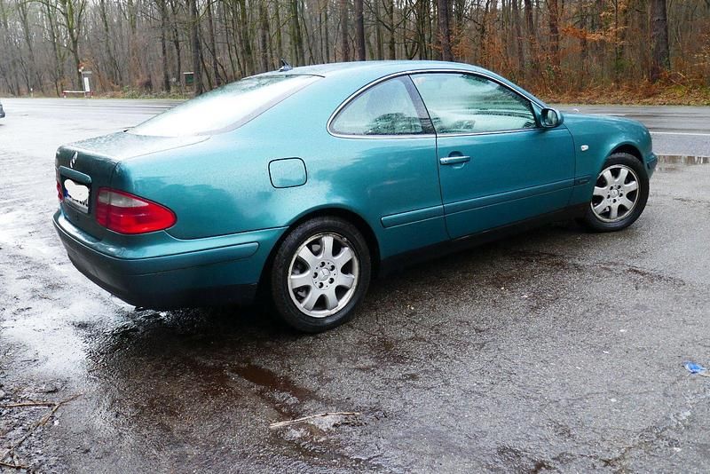 Gebraucht Mercedes CLK320 218 PS (160 kW) 1997 Grün Coupé