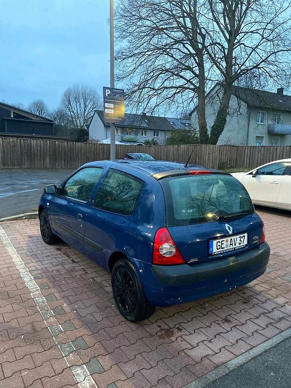 Gebraucht Renault Clio II 58 PS (42 kW) 2006 Blau Kleinwagen