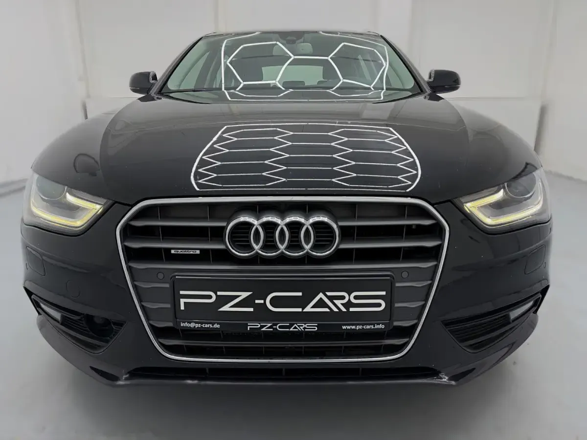 Gebraucht Audi A4 Ambiente 177 PS (130 kW) 2014 Schwarz Kombi