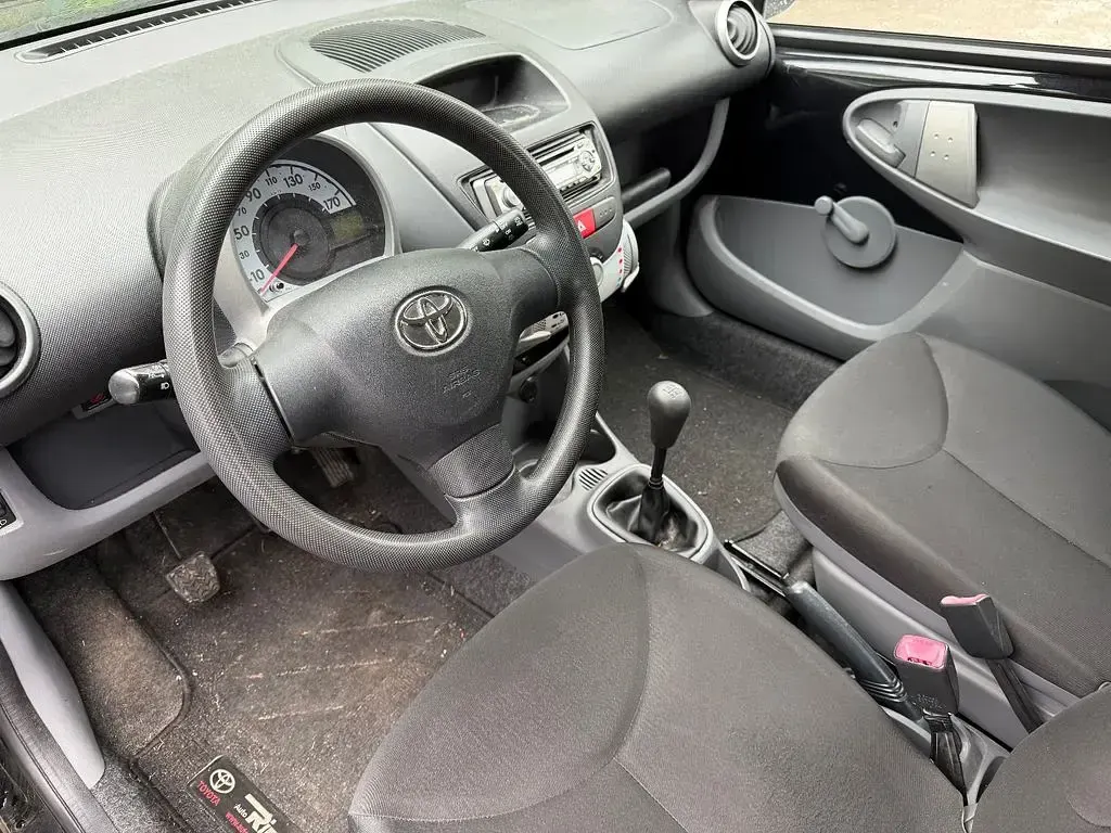 Gebraucht Toyota Aygo Basis 68 PS (50 kW) 2009 Schwarz Kleinwagen