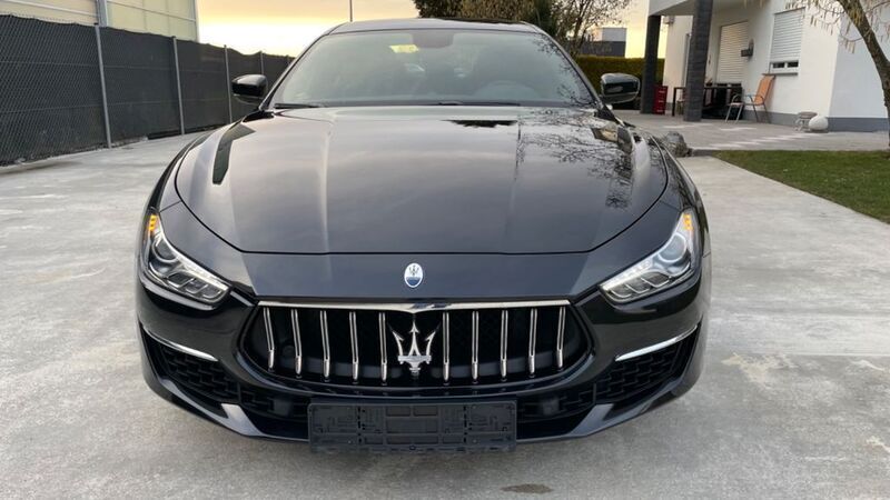 Schwarz Gebraucht 2021 Maserati Ghibli GT Coupé | 55.900 € (Guter Preis) - Bild 1/4