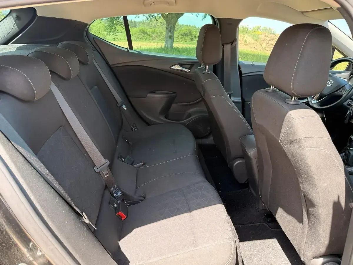 Gebraucht Opel Astra Edition 125 PS (91 kW) 2019 Schwarz Limousine
