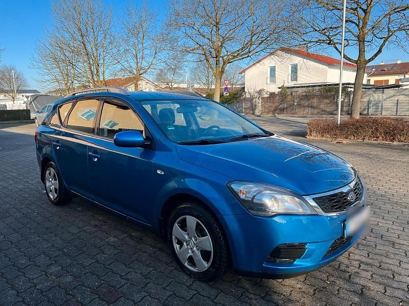 Gebraucht Kia Ceed 104 PS (76 kW) 2012 Blau Kleinwagen