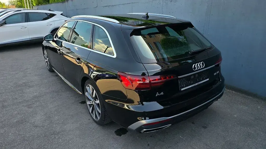 Gebraucht Audi A4 S-Line 163 PS (119 kW) 2023 Schwarz Limousine
