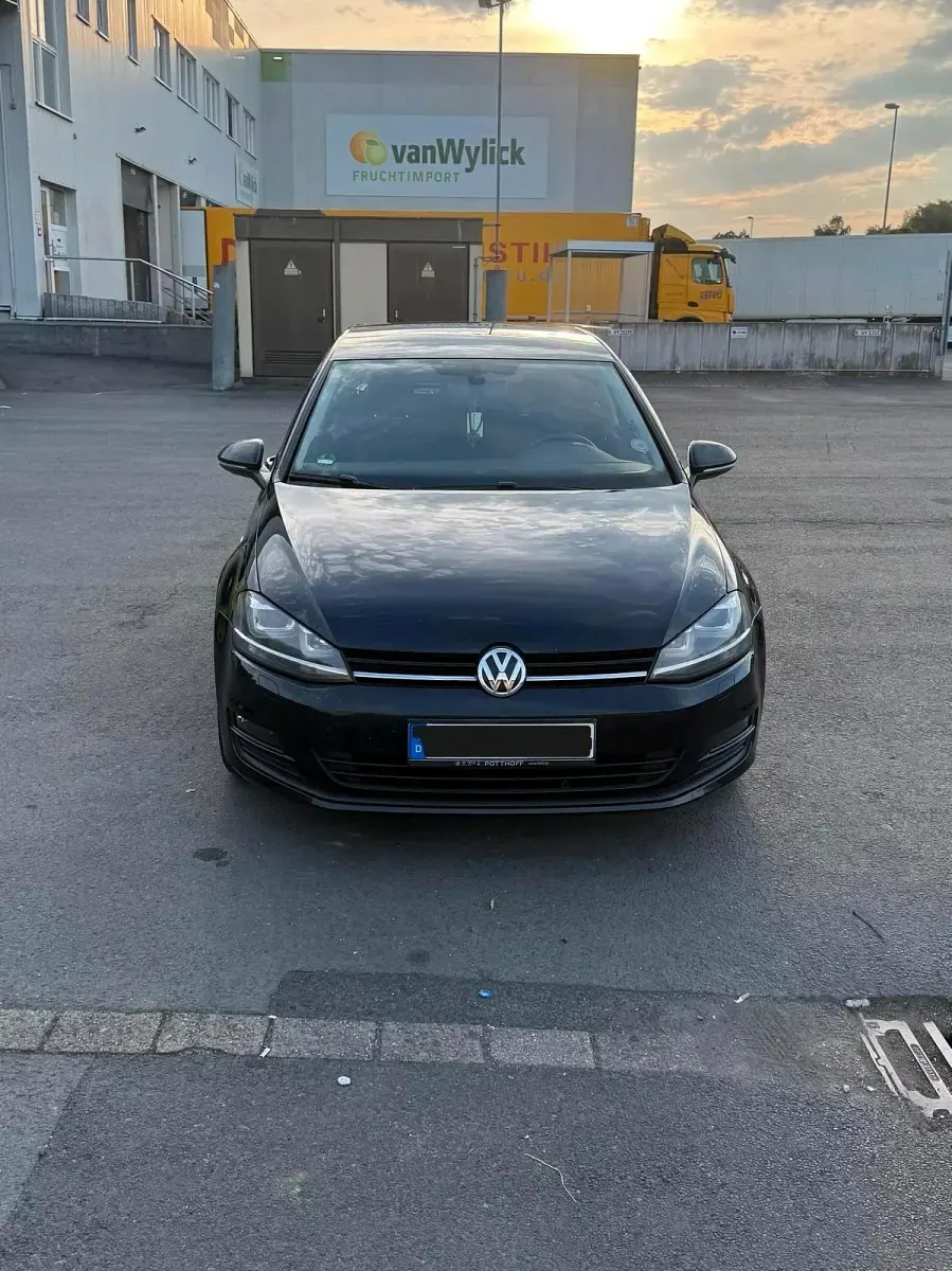 Gebraucht VW Golf VII Cup 105 PS (77 kW) 2014 Schwarz Limousine