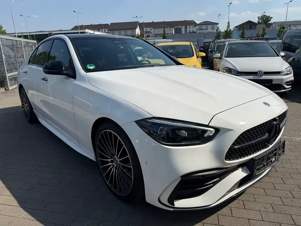 Gebraucht Mercedes C300 AMG line 265 PS (194 kW) 2023 Weiß Limousine