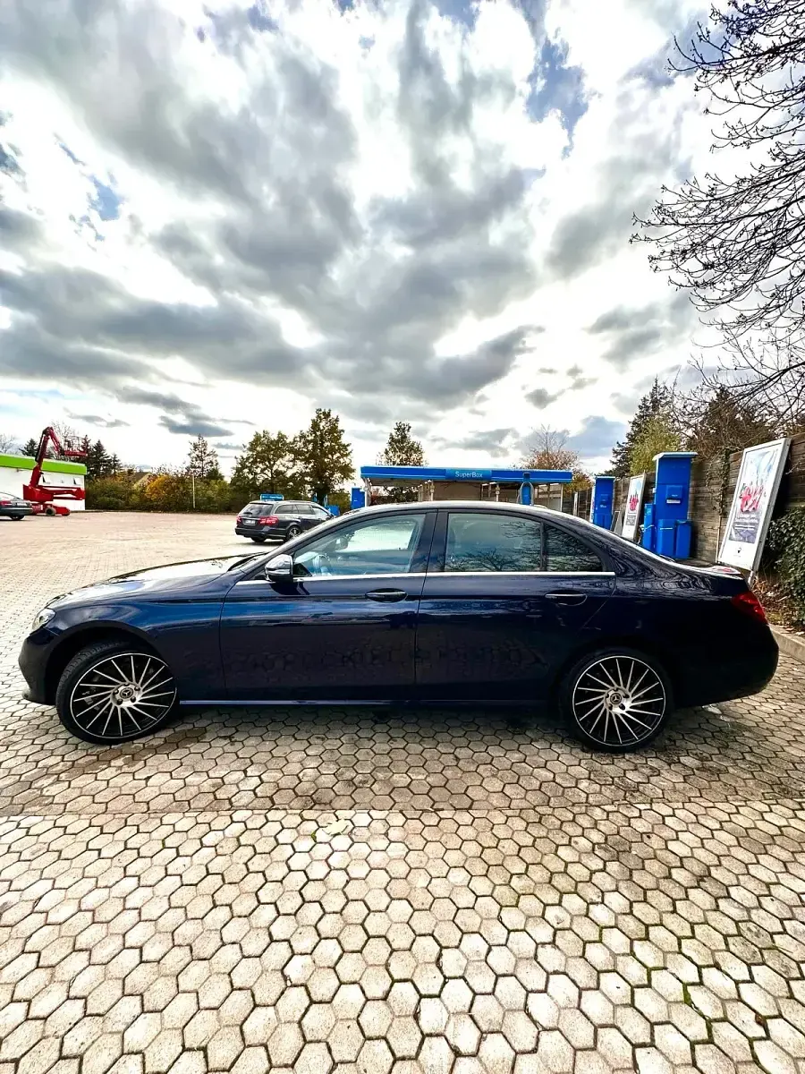 Gebraucht Mercedes E220 194 PS (142 kW) 2016 Andere farben Limousine