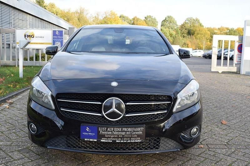 Schwarz Gebraucht 2013 Mercedes A180 Style Limousine | 9.280 € (Guter Preis) - Bild 1/4