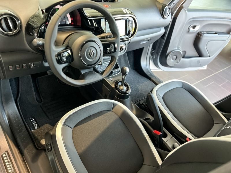 Gebraucht Renault Twingo Urban Night 60 kW (82 PS) 2023 Grau Kleinwagen