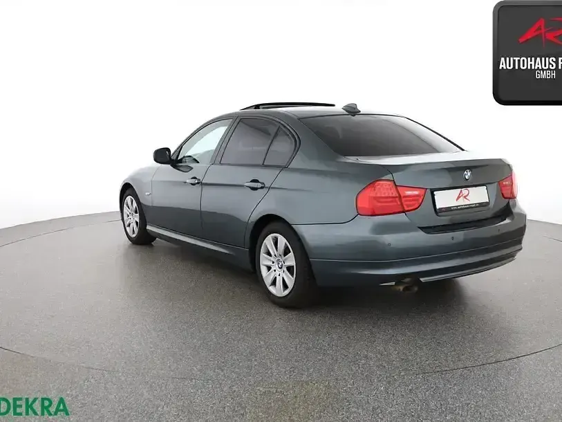 Gebraucht BMW 318 Comfort Edition 143 PS (105 kW) 2011 Tasman Limousine