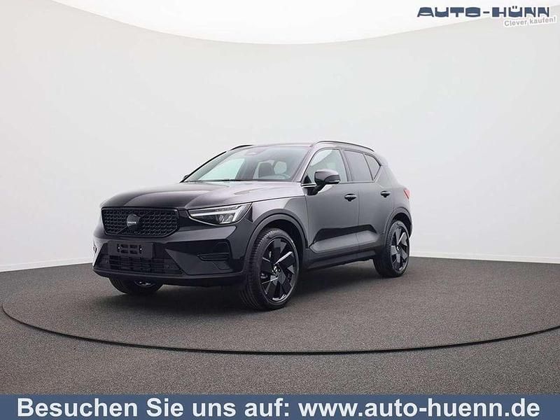 Neu Volvo XC40 Plus 197 PS (144 kW) 2026 Onyx black metallic SUV