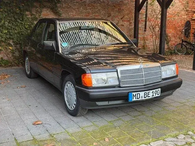 Gebraucht Mercedes 190 122 PS (89 kW) 1991 Schwarz Limousine