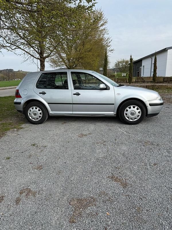 Gebraucht VW Golf IV 75 PS (55 kW) 2001 Silber Limousine