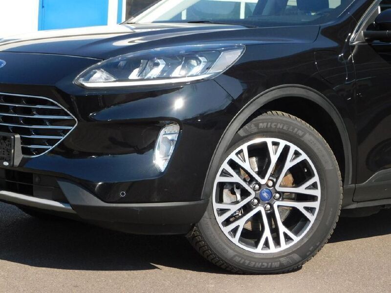 Gebraucht Ford Kuga Titanium 152 PS (111 kW) 2020 Schwarz SUV