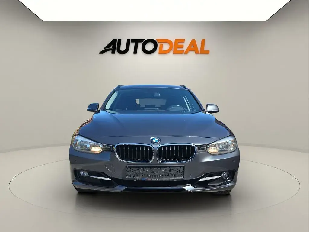 Gebraucht BMW 320 Sport Line 184 PS (135 kW) 2012 Grau Limousine
