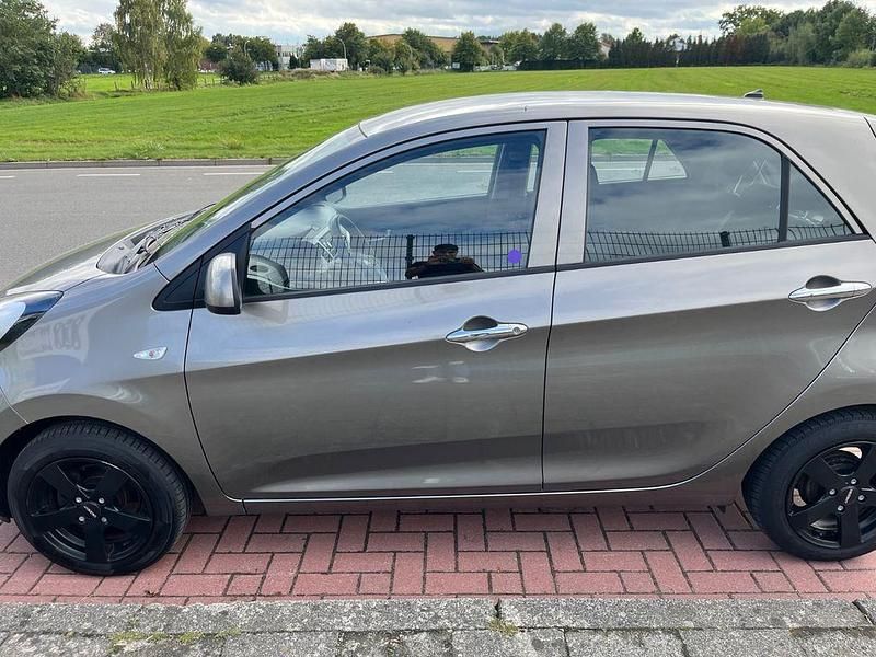 Gebraucht Kia Picanto Edition 7 69 PS (50 kW) 2012 Silber Kleinwagen
