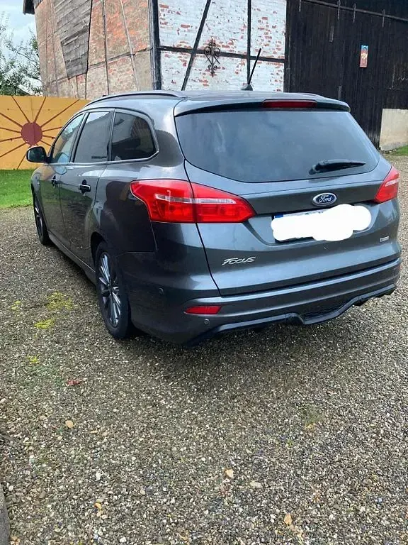 Gebraucht Ford Focus ST-Line 125 PS (91 kW) 2017 Blau Limousine