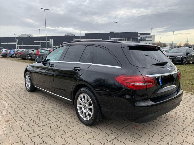 Gebraucht Mercedes C200 160 PS (117 kW) 2019 Schwarz Kombi