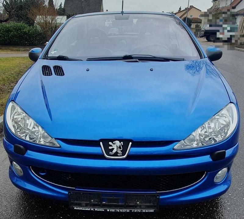 Gebraucht Peugeot 206 CC Platinum 109 PS (80 kW) 2004 Blau Cabrio