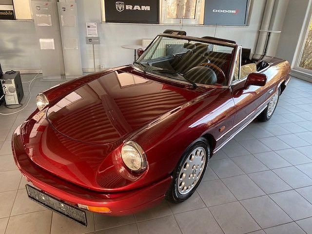 Rot Gebraucht 1993 Alfa Romeo Spider Cabrio | 20.990 € - Bild 1/4