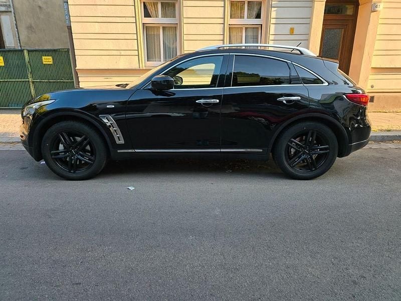 Schwarz Gebraucht 2012 Infiniti Fx30 SUV | 12.500 € (Fairer Preis) - Bild 1/4