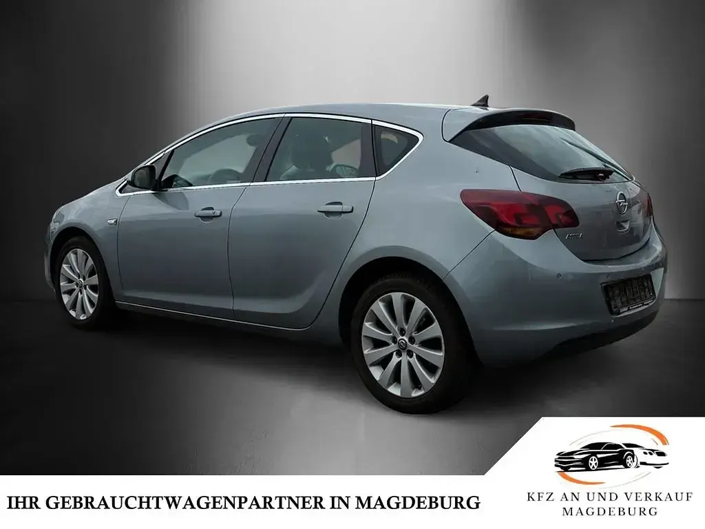 Brugt Opel Astra Cosmo 116 HK (85 kW) 2010 Sølv Sedan