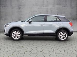 Neu Audi Q2 Advanced Plus 116 PS (85 kW) 2026 Grau (grau (pfeilgrau perleffekt)) SUV