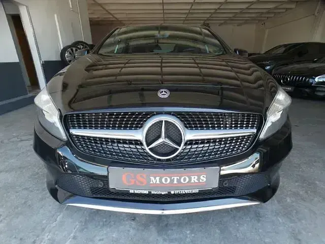 Gebraucht Mercedes A180 Progressive 122 PS (89 kW) 2016 Schwarz Kleinwagen