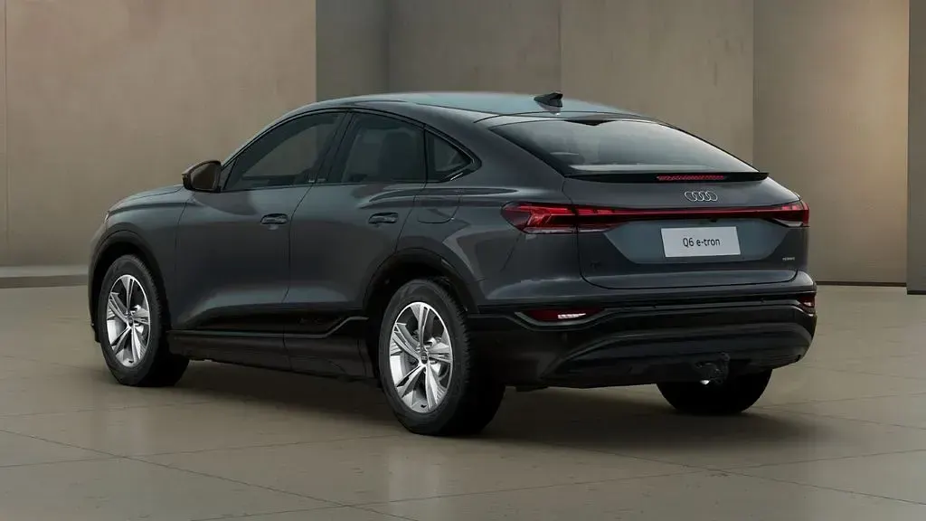 Second-hand Audi Q6 Sportback e-tron Ambiente 284 kW (387 CP) 2025 Gri SUV