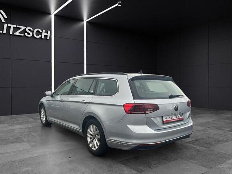 Gebraucht VW Passat Business 150 PS (110 kW) 2022 Scale silver metallic Kombi