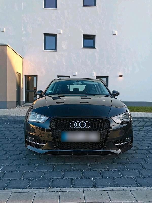 Gebraucht Audi A3 Sportback 105 PS (77 kW) 2014 Schwarz Kleinwagen