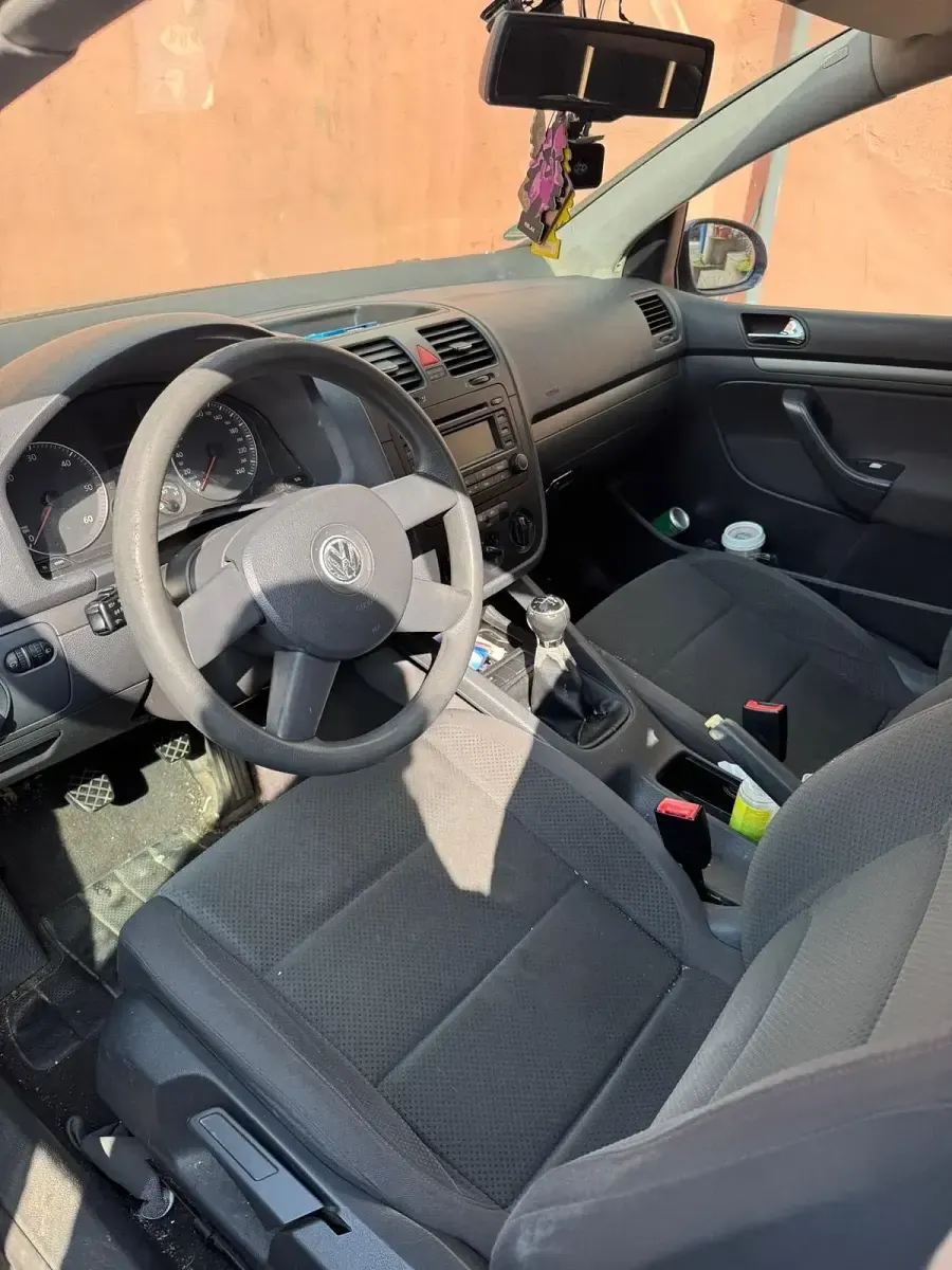 Gebraucht VW Golf V 105 PS (77 kW) 2004 Blau Kleinwagen