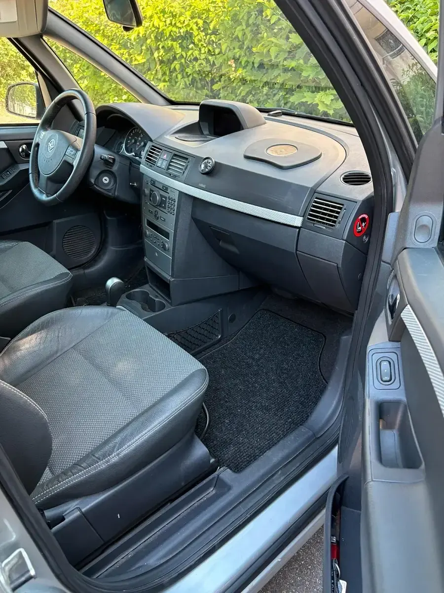 Gebraucht Opel Meriva 2009 Silber Van / Kleinbus