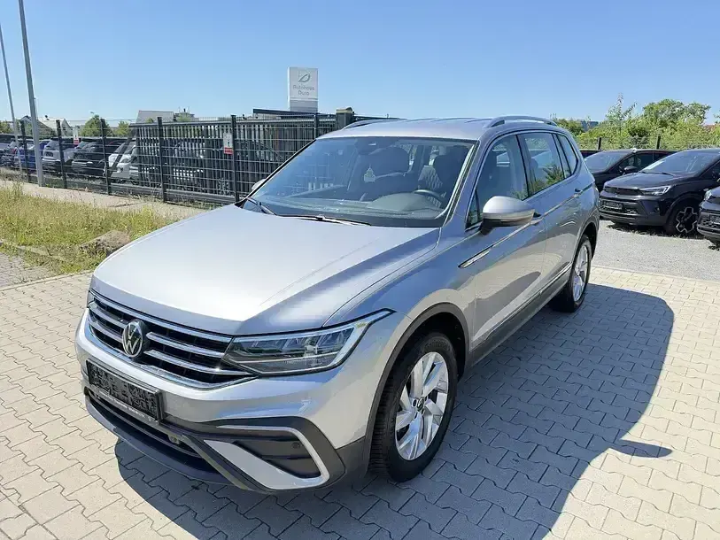Gebraucht VW Tiguan Life 150 PS (110 kW) 2025 Silber SUV
