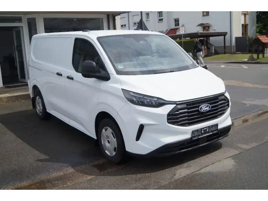 Gebraucht Ford Transit Custom 110 PS (80 kW) 2024 Frozen white Van