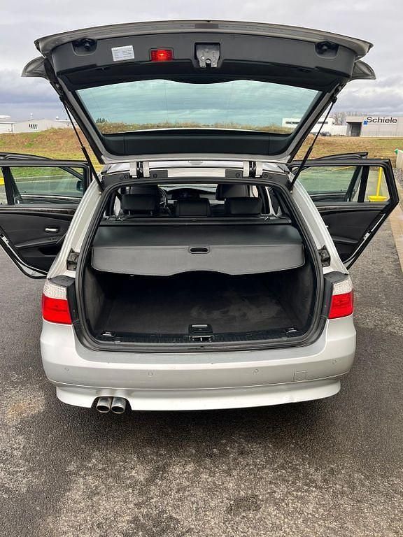 Gebraucht BMW 525 197 PS (144 kW) 2009 Silber Kombi