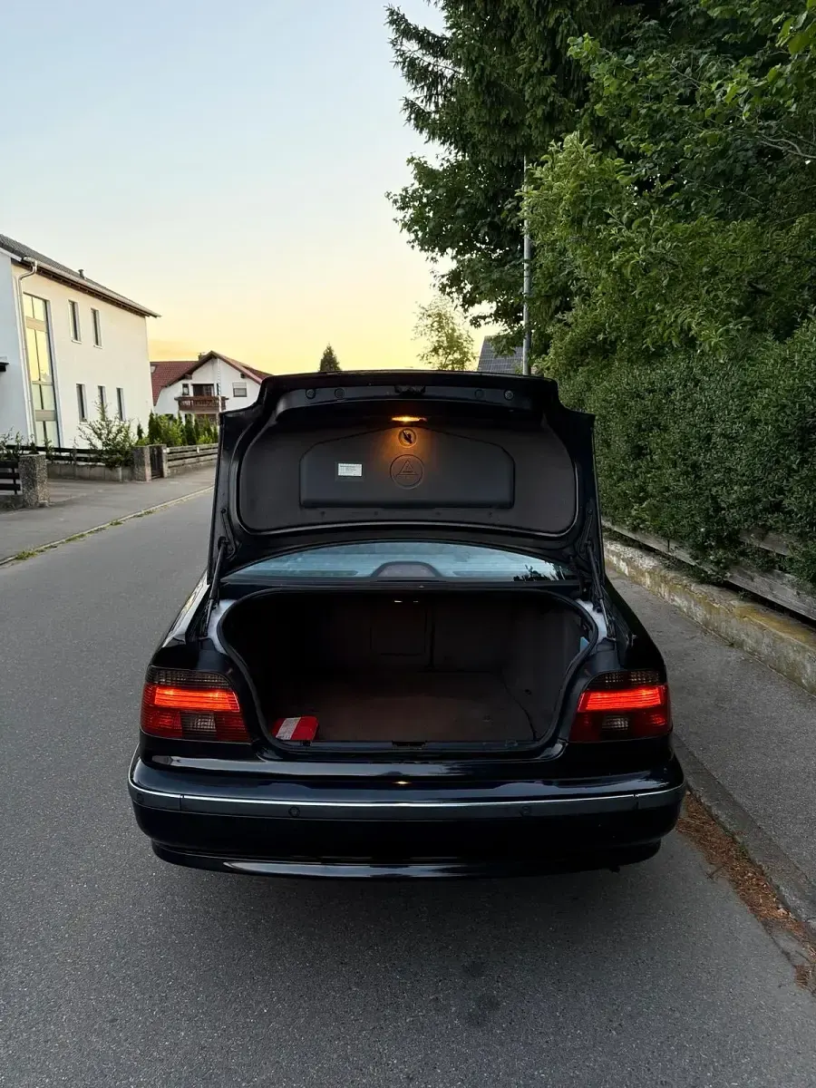 Gebraucht BMW 520 150 PS (110 kW) 2000 Schwarz Limousine
