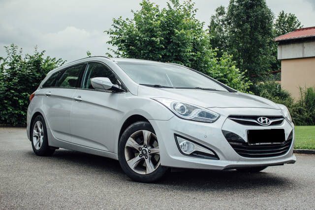 Gebraucht Hyundai i40 116 PS (85 kW) 2012 Silber metallic Kombi