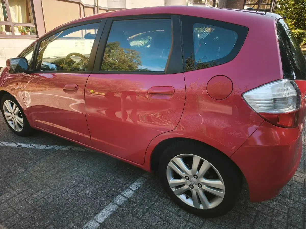 Gebraucht Honda Jazz 90 PS (66 kW) 2010 Rot Kleinwagen